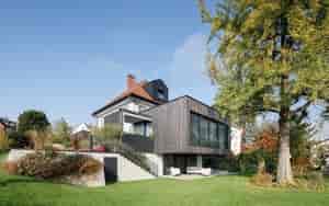 Villa in Oberösterreich mit Gartenarchitektur von hennerbichler naturdesign
